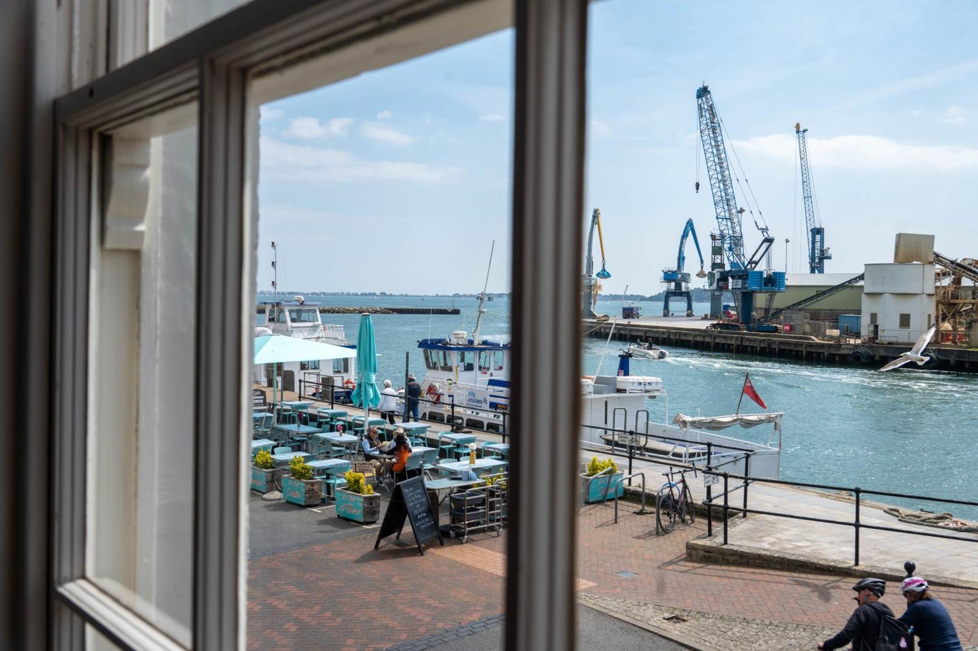 The Old Custom House Lägenhet Poole Exteriör bild